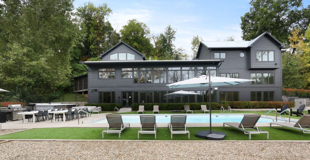 A picture of the Dahlia House in Michigan