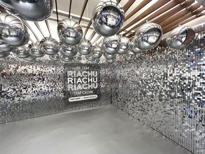 Riachuelo cria espaço instagramável em São Paulo para festival The Town 2023 (Foto: Divulgação)