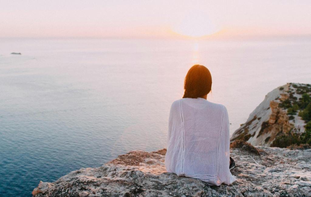 The Ultimate Guide to Managing Hot Flashes & Night Sweats During Menopause