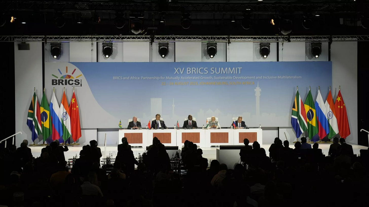 South African President Cyril Ramaphosa, centre, delivers the XV BRICS summit declaration flanked by from left, President of Brazil Luiz Inacio Lula da Silva, President of China Xi Jinping, Prime Minister of India Narendra Modi and Russia's Foreign Minister Sergei Lavrov, in Johannesburg, South Africa, Thursday, Aug. 24, 2023. - Sputnik India, 1920, 04.01.2024