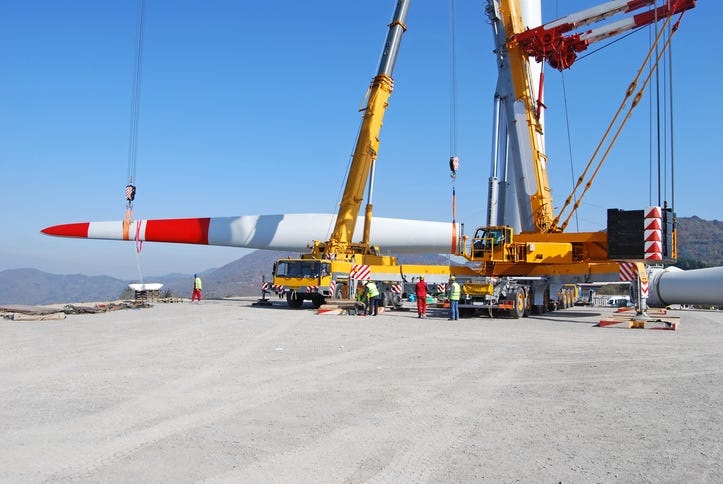 Assembling a wind turbine