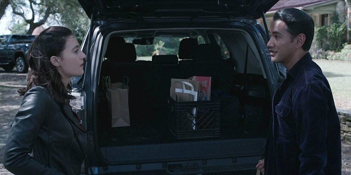 WAlker gay Ben talking to Cassie. WAlker gay Ben talking to Cassie.