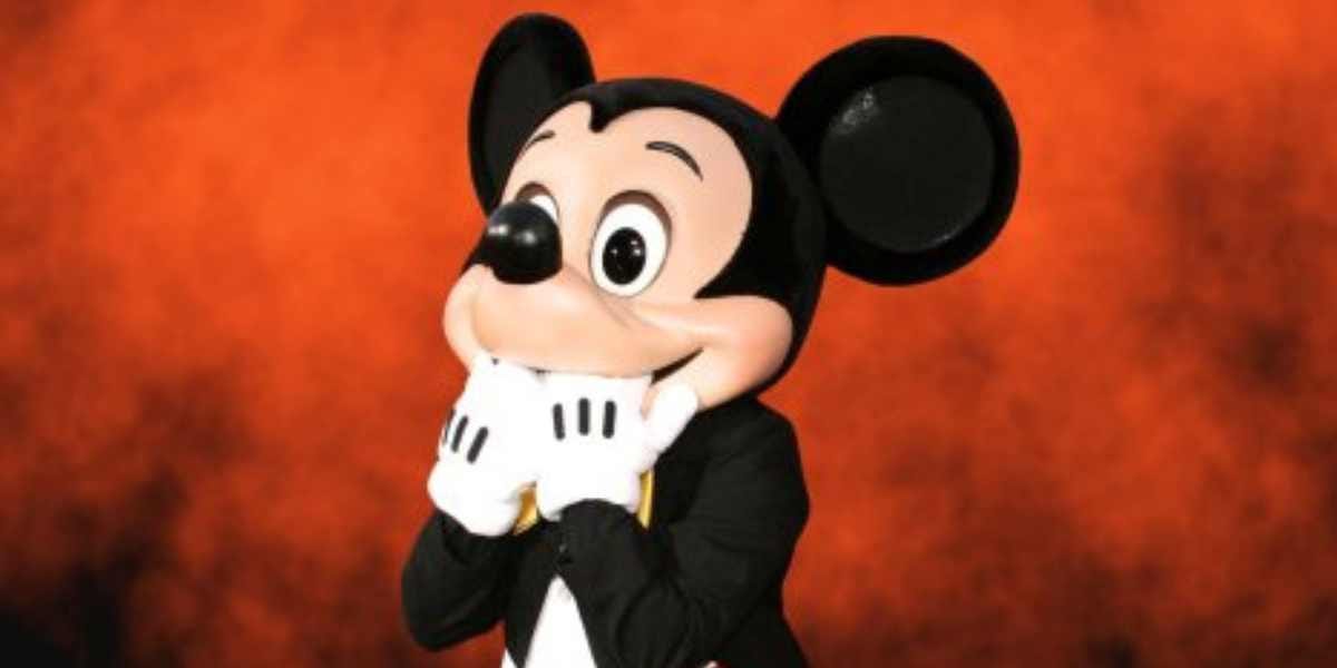 7 Unbelievable Moments That Shocked Disney Parks : Disney Fanatic 7 Unbelievable Moments That Shocked Disney Parks : Disney Fanatic