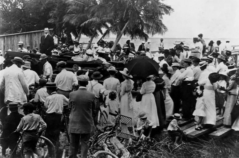 Opening of the Collins Bridge on June 12, 1913. Courtesy of Florida State Archives. Opening of the Collins Bridge on June 12, 1913. Courtesy of Florida State Archives.