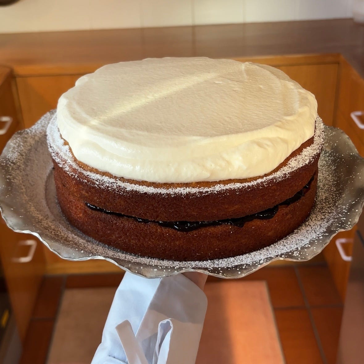 Elderflower blackcurrant cake - by Jenny Osipova