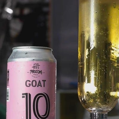 Una cerveza de 10.