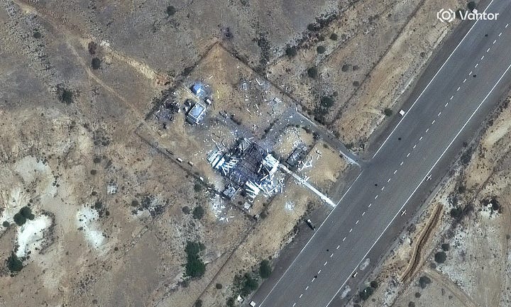 Damage to Konarak drone base (left) and airport (right) in Iran. Imagery credit: Vantor