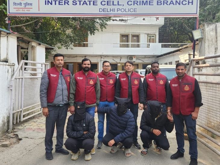 Delhi Police Busts ₹200 Crore Luxury Property Fraud Gang in Gurugram's DLF  Camellias; 5 Arrested | गुरुग्राम DLF कमेलियाज सोसाइटी में फर्जी प्रॉपर्टी  बेचकर ठगी: सस्ते दामों में दिलाने ...