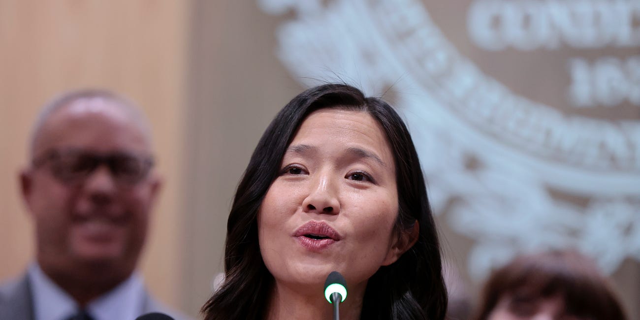 America Needs a Boring and Sane Party