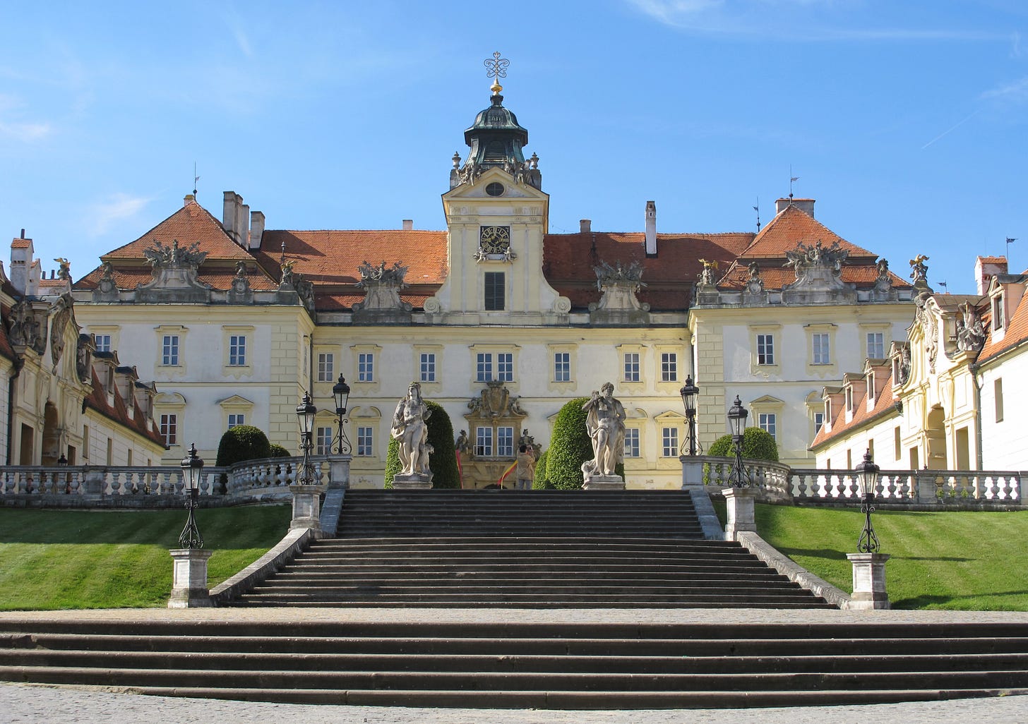 Feldsberg palace, taken from https://en.wikipedia.org/wiki/Valtice#/media/File:Valtice_Castle_(2).jpg