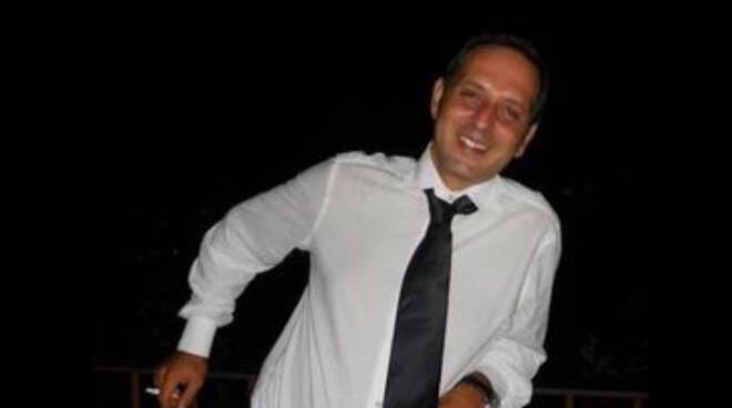 Lutto ad Angri e Nocera Superiore per l'improvvisa scomparda del farmacista Giuseppe Fiorello Lutto ad Angri e Nocera Superiore per l'improvvisa scomparda del farmacista Giuseppe Fiorello