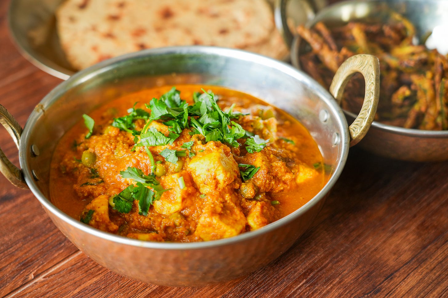 matar paneer close up