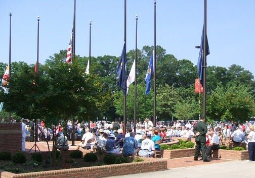 Some of the onlookers at the 2006 Memorial Day service. Some of the onlookers at the 2006 Memorial Day service.