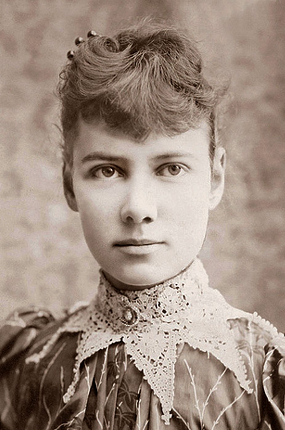 Headshot of Nellie Bly.