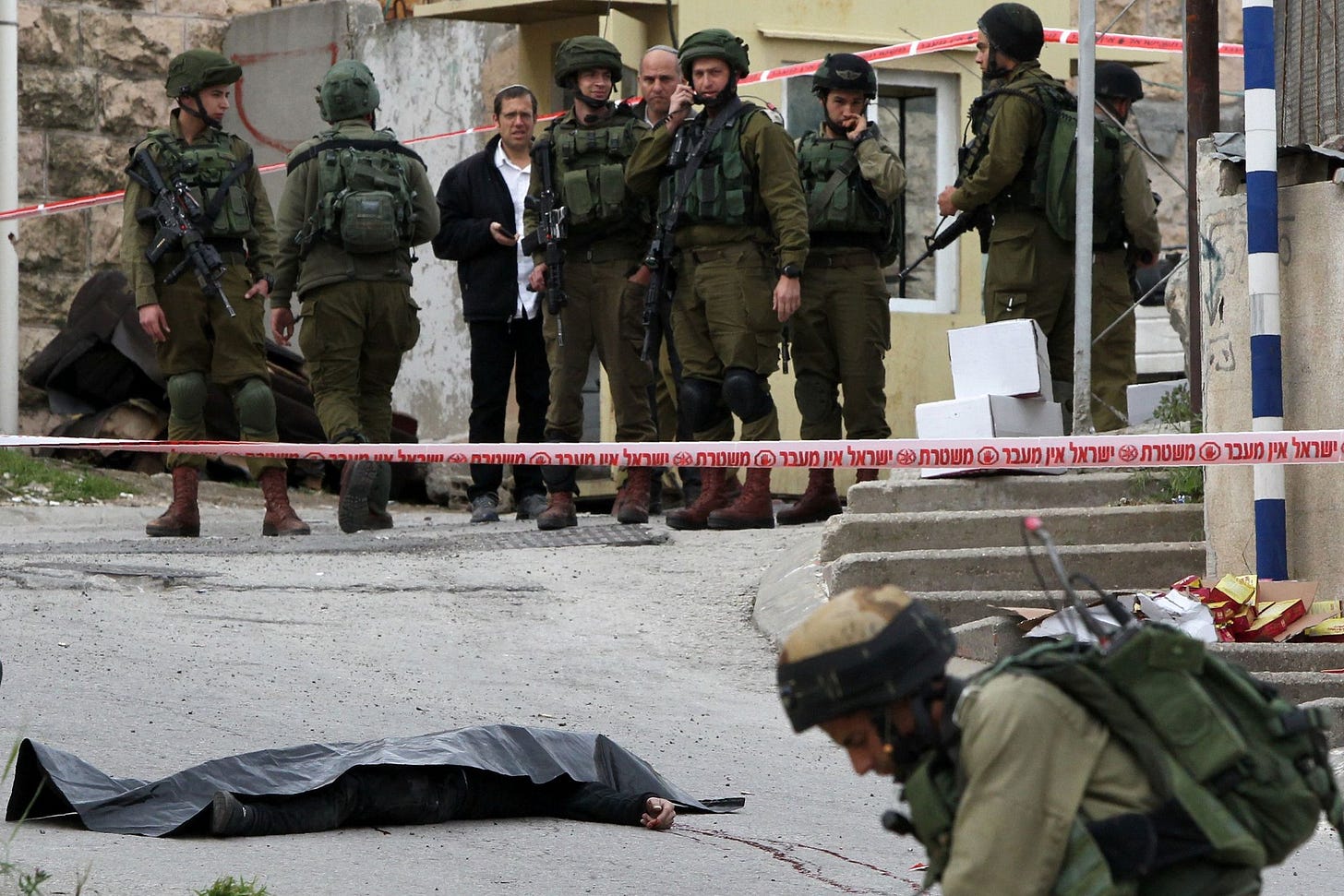 https://static01.nyt.com/images/2016/06/17/world/17Israel-web/17Israel-web-superJumbo.jpg?quality=90&auto=webp