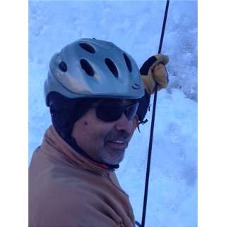 A person wearing a helmet and goggles

AI-generated content may be incorrect.