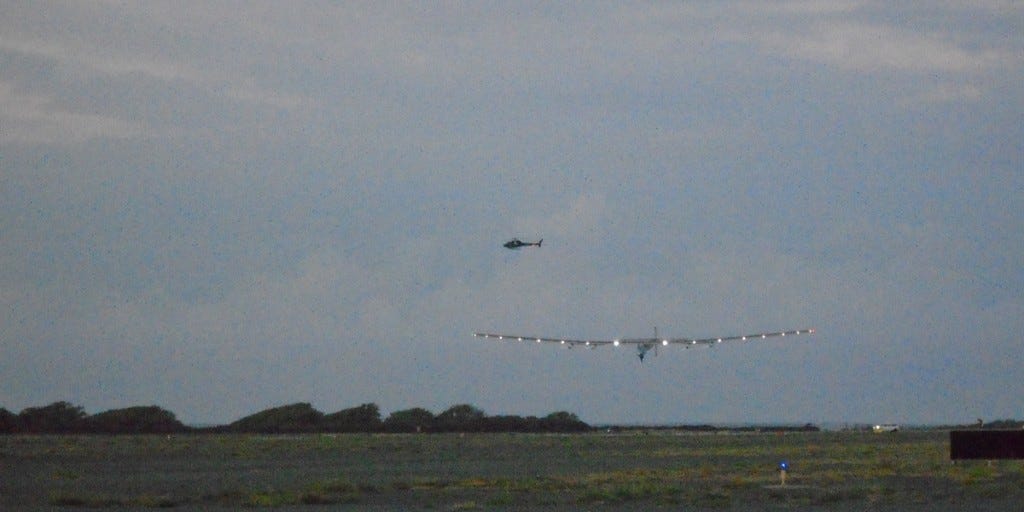 solar-impulse-landing solar-impulse-landing