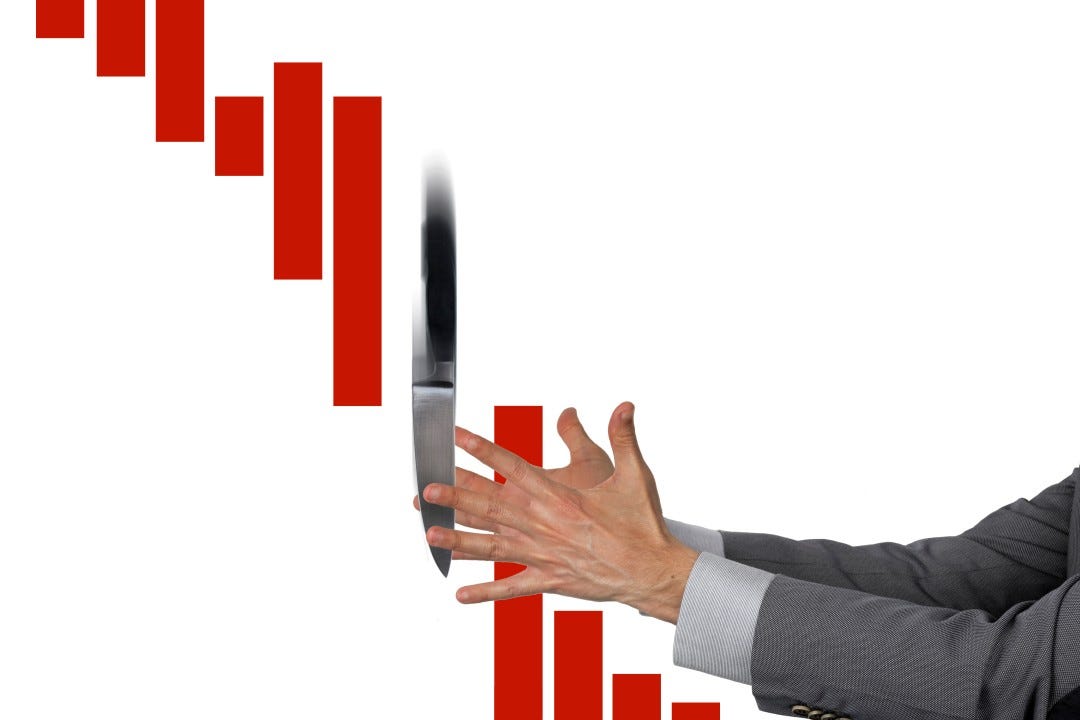 Como diferenciar uma “faca caindo” de uma oportunidade de investimento?