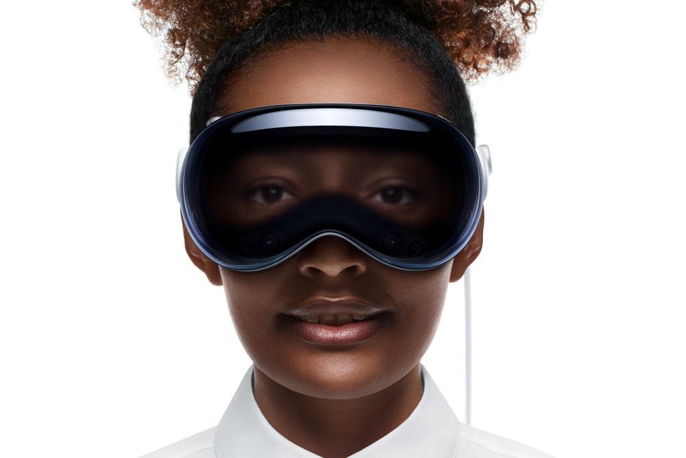 Apple-Vision-Pro-main image_screen