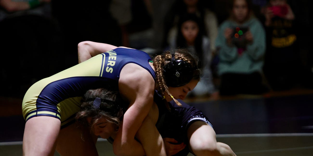 High School Wrestling: Kelso girls host, win Braided 64 Tournament (UPDATED)