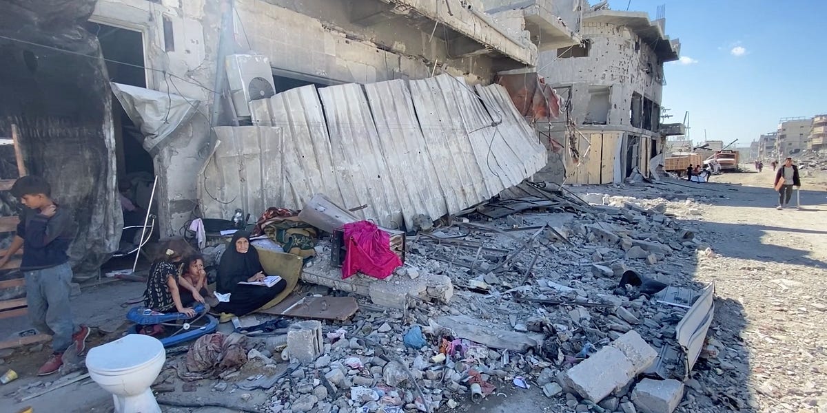 Returning to Shujaiya: Palestinians Are Going Back to Gaza City Despite Proximity of Israeli Troops
