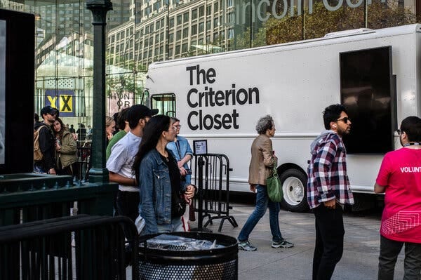 Waiting Hours for 3 Minutes in the Criterion Closet (Well, Van) - The New  York Times
