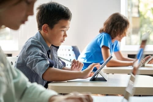 Parents losing trust in AI as schools ramp up usage