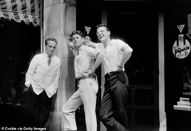 Jack and Lem (right) outside a drugstore in the mid-1930s. Jack and Lem (right) outside a drugstore in the mid-1930s.