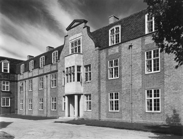 Fawcett Building, Newnham College, Cambridge: quadrangle front | RIBA pix