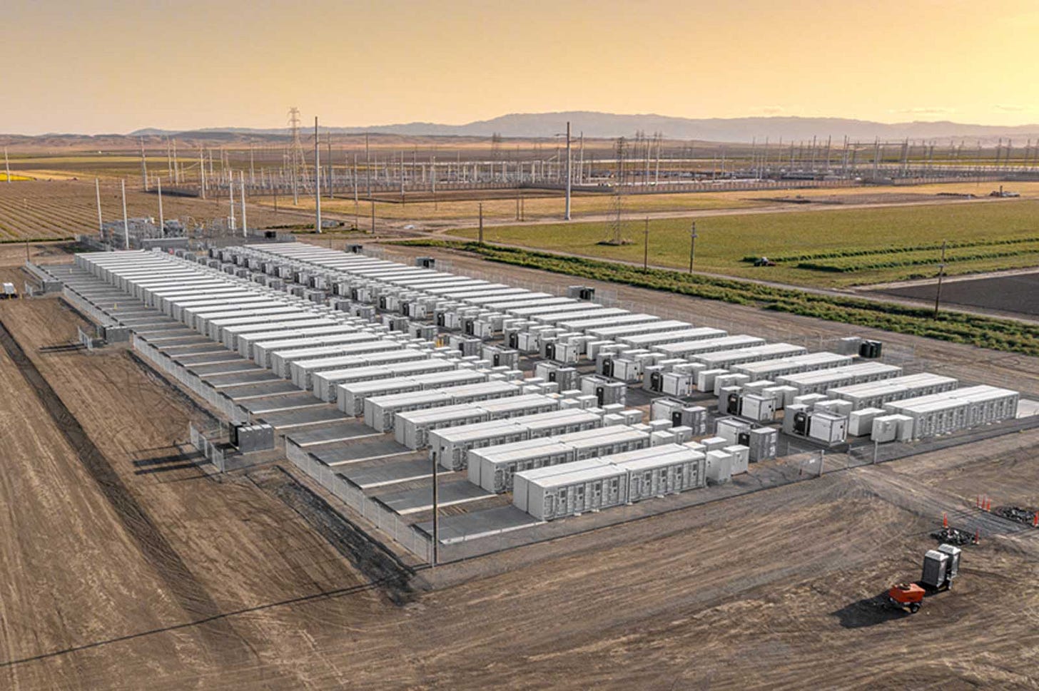 California Grid with Solar and Battery Storage California Grid with Solar and Battery Storage
