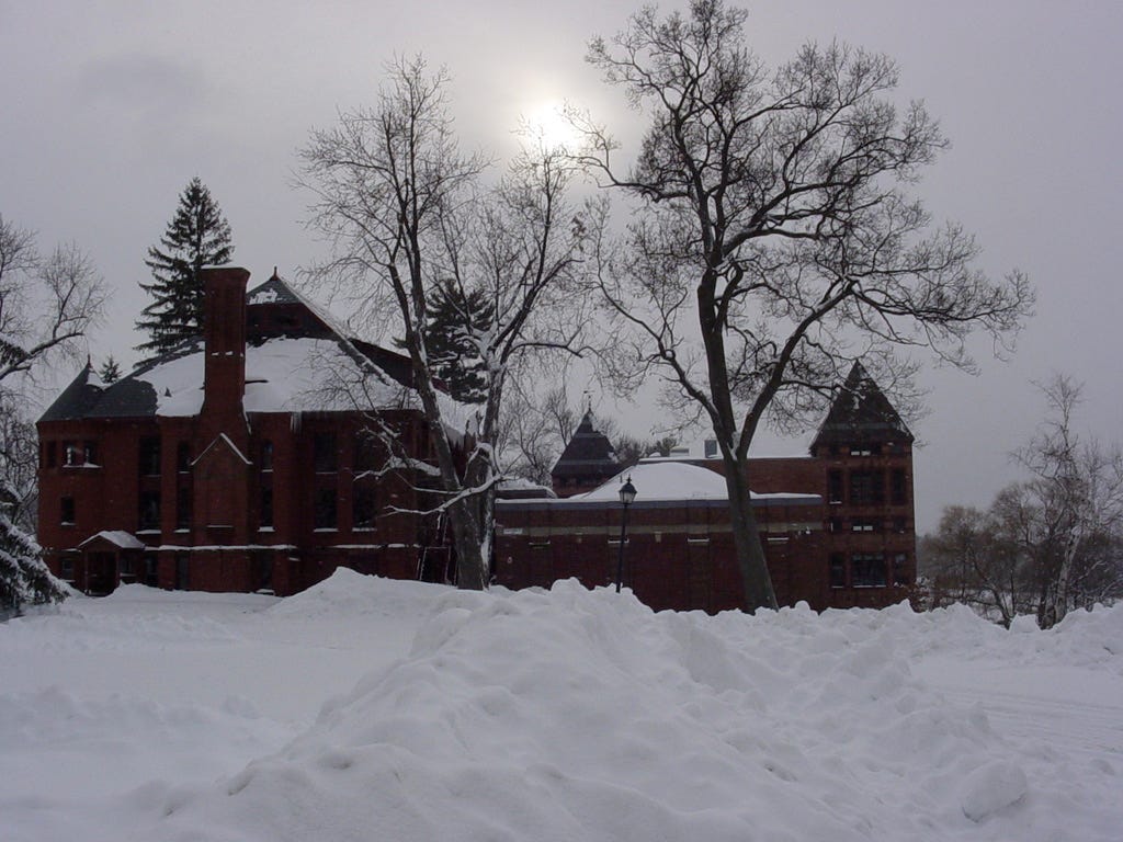 A building in the snow

AI-generated content may be incorrect.