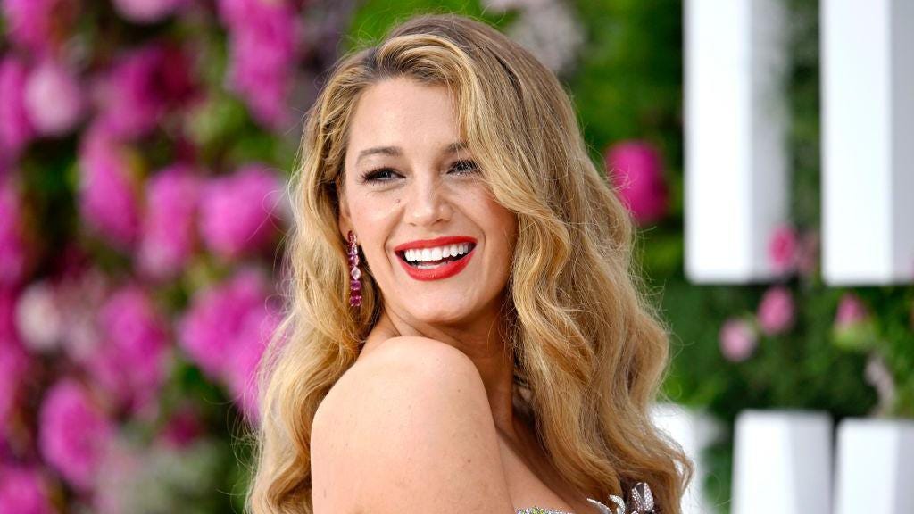 Blake Lively says It Ends With Us is both tragic and inspiring - BBC News