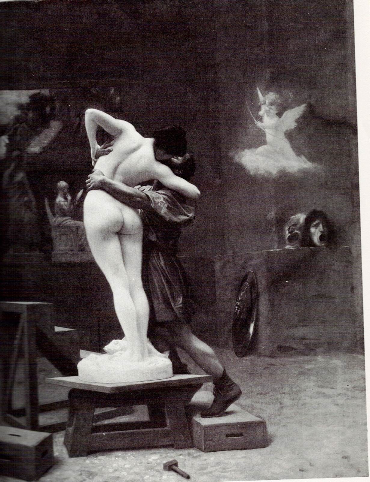 A person hugging a person

AI-generated content may be incorrect.