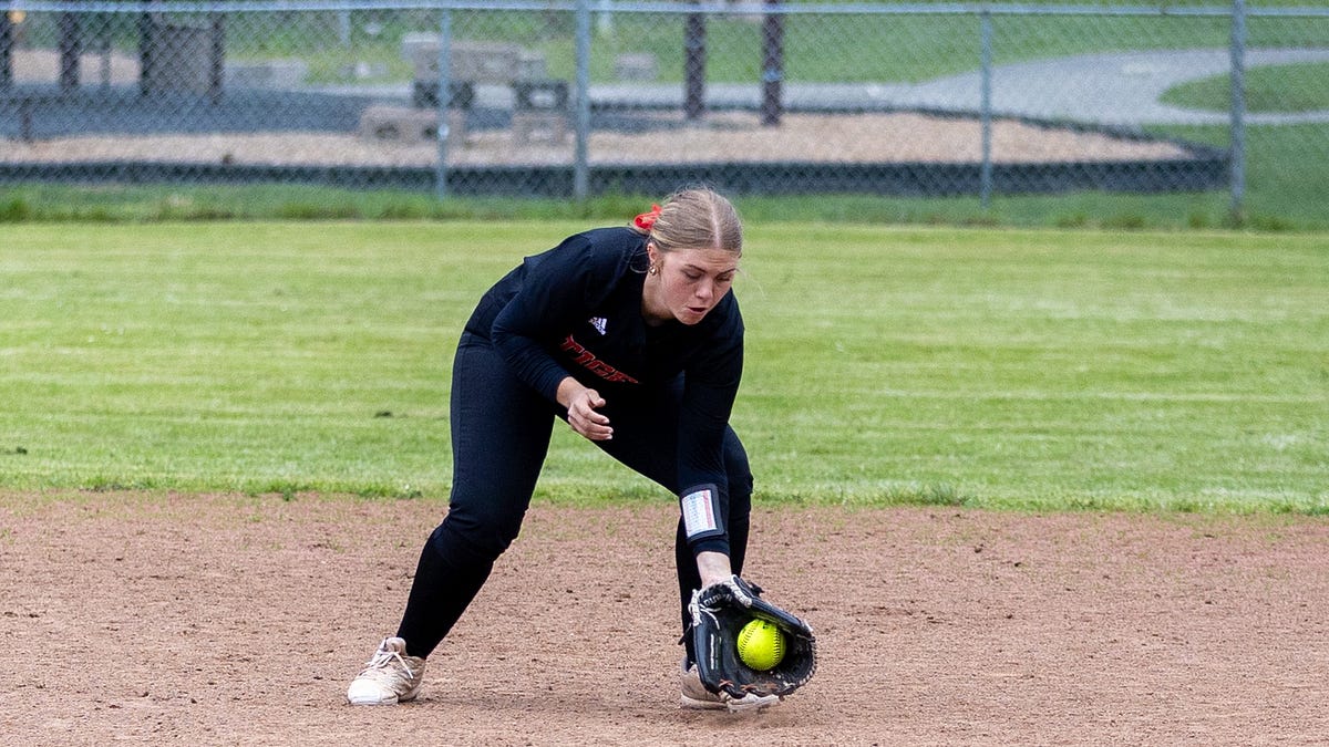 High School Softball: Clatskanie captures back-to-back league championships