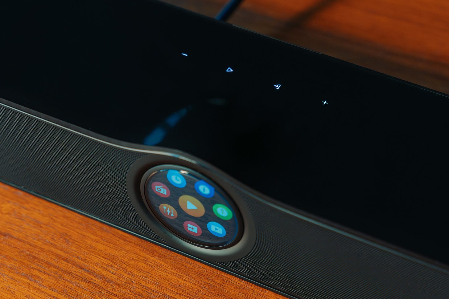 Wiim Bar display and controls