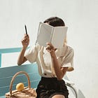 ✍️ Desk of Amy Suto: 6 Tips for Picking Winning Topics for Your Substack Newsletter