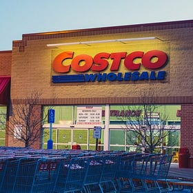 🛒كوستكو… عملاق التجزئة الذي يربح من الانضباط قبل المبيعات