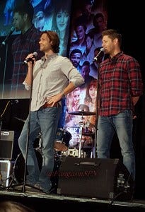 dallas_con_2015_phone_967_WM