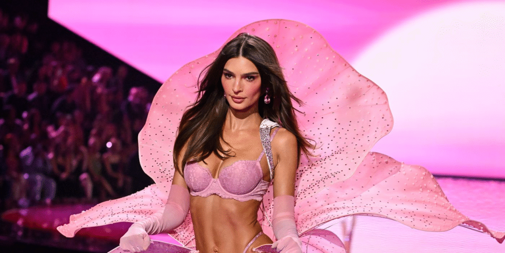 Confira os looks da passarela do Victoria’s Secret Fashion Show 2025