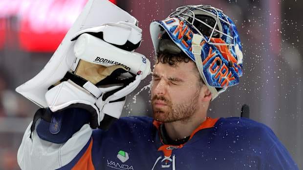 New York Islanders Change Coaches After Goalie Struggles