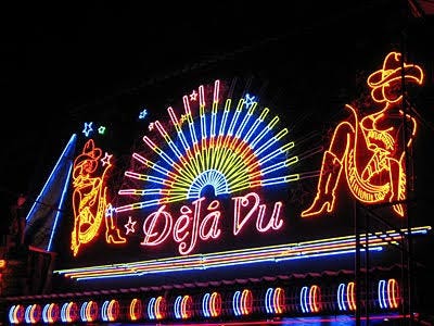 https://www.thaiwebsites.com/SoiCowboy/dejavu-neon.jpg