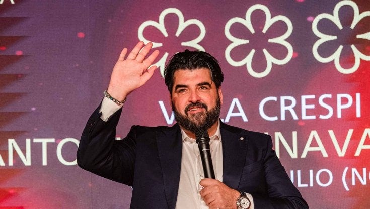 Antonino Cannavacciuolo e le tre stelle Michelin: "Le pacche sulle spalle  funzionano, ma per diventare i più bravi bisogna fare grandi rinunce" - la  Repubblica