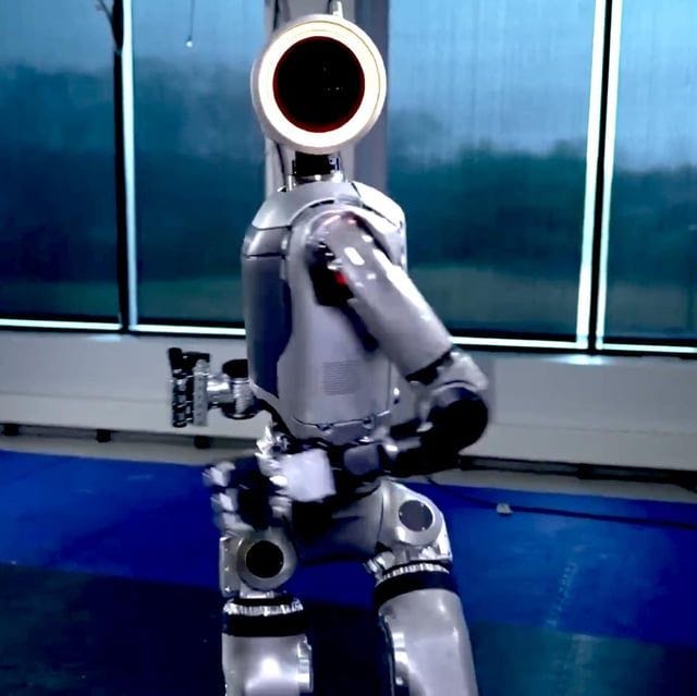 r/BostonDynamics - Nice coverage of teaser from CNET team of 001