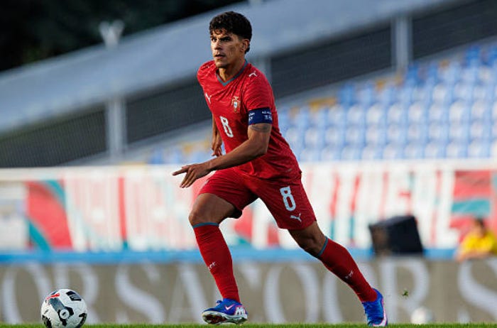  Mateus Fernandes of Portugal runs with the ball during the International Friendly match between Portugal U21 and Northern Ireland U21 at Estádio Antônio Coimbra da Mota on June 3, 2026 in Estoril, Portugal. (Photo by Luis Loureiro/Eurasia Sport Images/Getty Images)