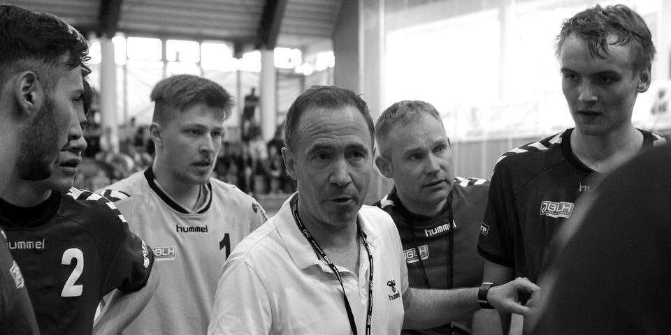 Als Trainer der A-Jugend der HSG Hochheim/Wicker genauso in seinem Element wie zuvor als Handballtorhüter: Der im Alter von 51 Jahren verstorbene Jens Illner. Als Trainer der A-Jugend der HSG Hochheim/Wicker genauso in seinem Element wie zuvor als Handballtorhüter: Der im Alter von 51 Jahren verstorbene Jens Illner.