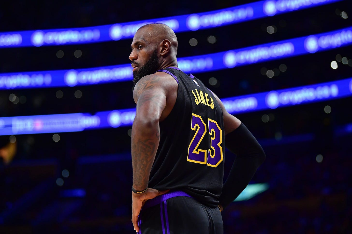 Report: LeBron James leaving Lakers, to play with another team | Reuters