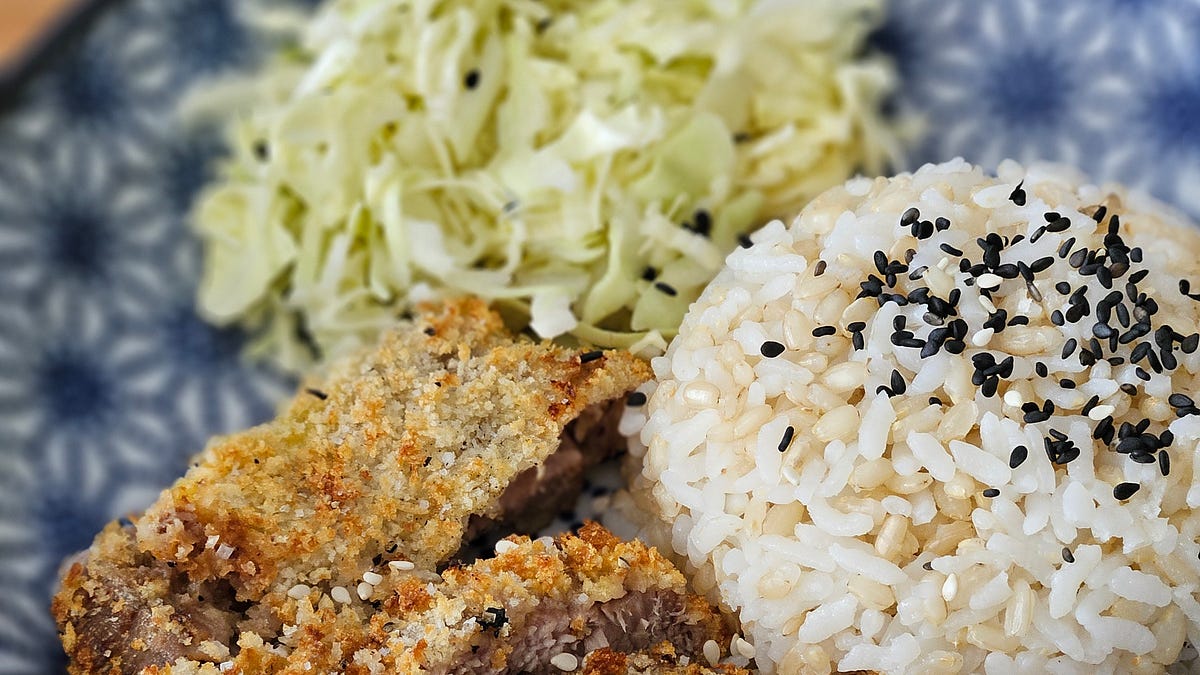 Quand le porc Tonkatsu rencontre la p'tite salade de chou parfaite ...