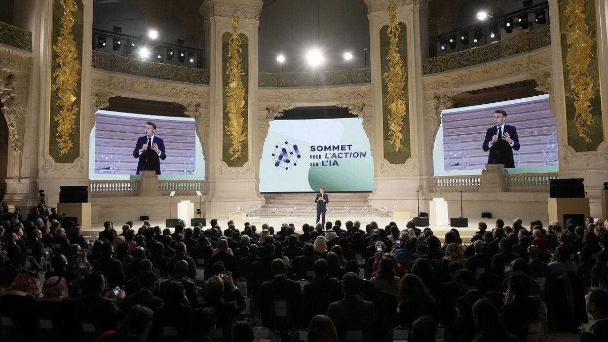 El presidente francés Emmanuel Macron en la Cumbre de Acción sobre inteligencia artificial (IA)