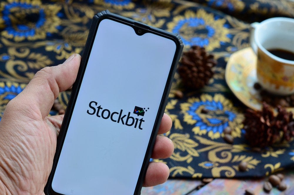Stockbit Hold Strong 💹, Robinhood Eyes the Door 🚪, one% Bets on the Body 💪