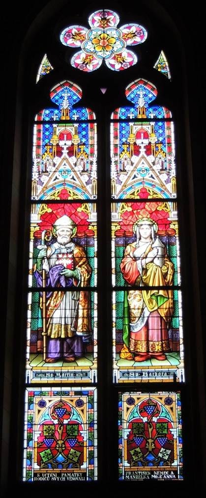 A stained glass window in a dark room

AI-generated content may be incorrect.